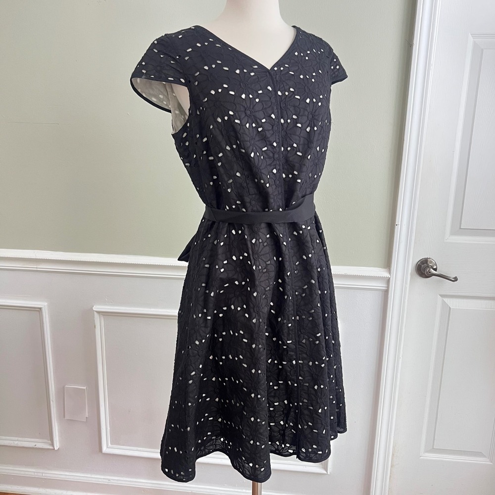 Talbots Eyelet Lace Dress Womens 12P Fit & Flare Cap Sleeve Black LBD Classic - Picture 2 of 15
